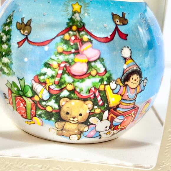 Hallmark Unbreakable Baby’s First Christmas Satin Ornament Tree-Trimmer 1979 - Picture 5 of 7